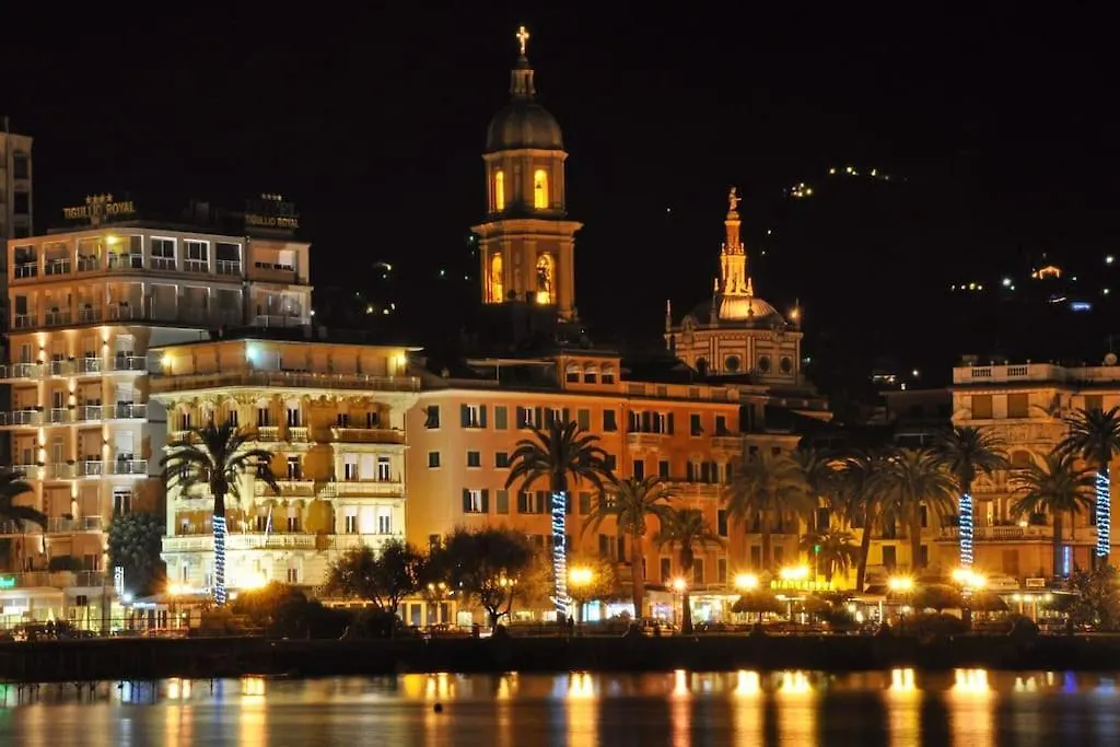 Chic & Renovated- Prime Location - 4 Min Walk To Seaside Apartment Rapallo