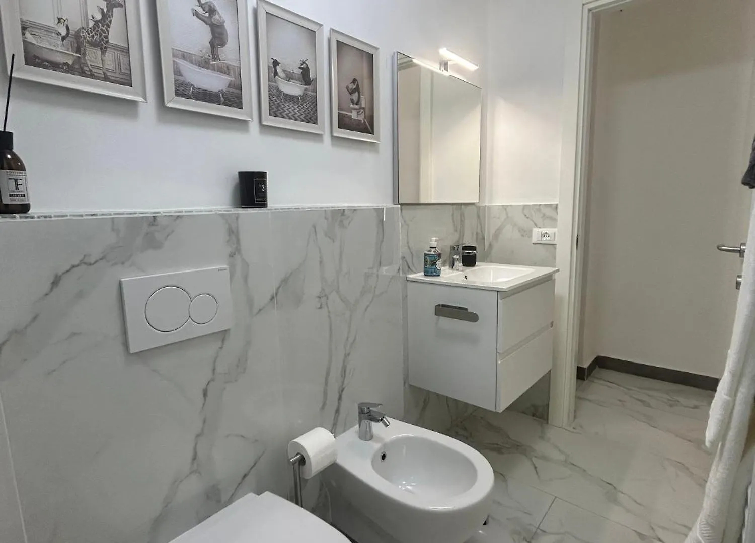 Chic & Renovated- Prime Location - 4 Min Walk To Seaside Apartment Rapallo Italy